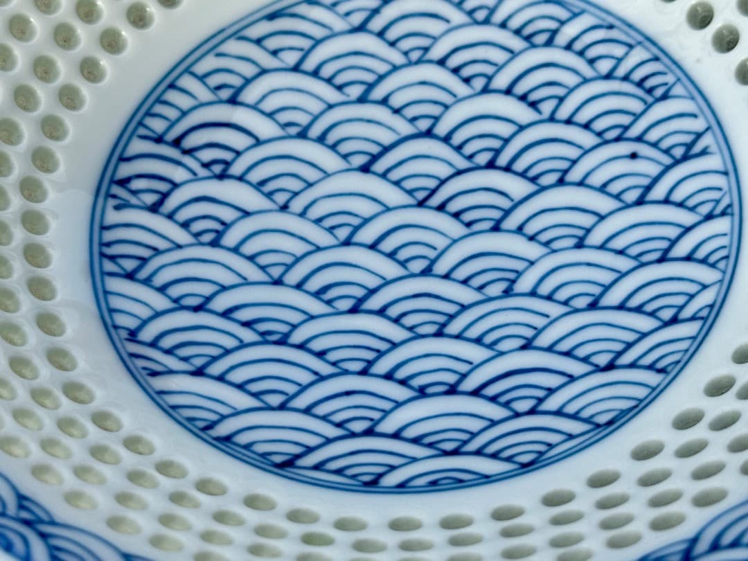 再値下げ　新品　水晶彫青波海　お皿　小鉢　ホタル彫　透し　丹心窯　波佐見焼