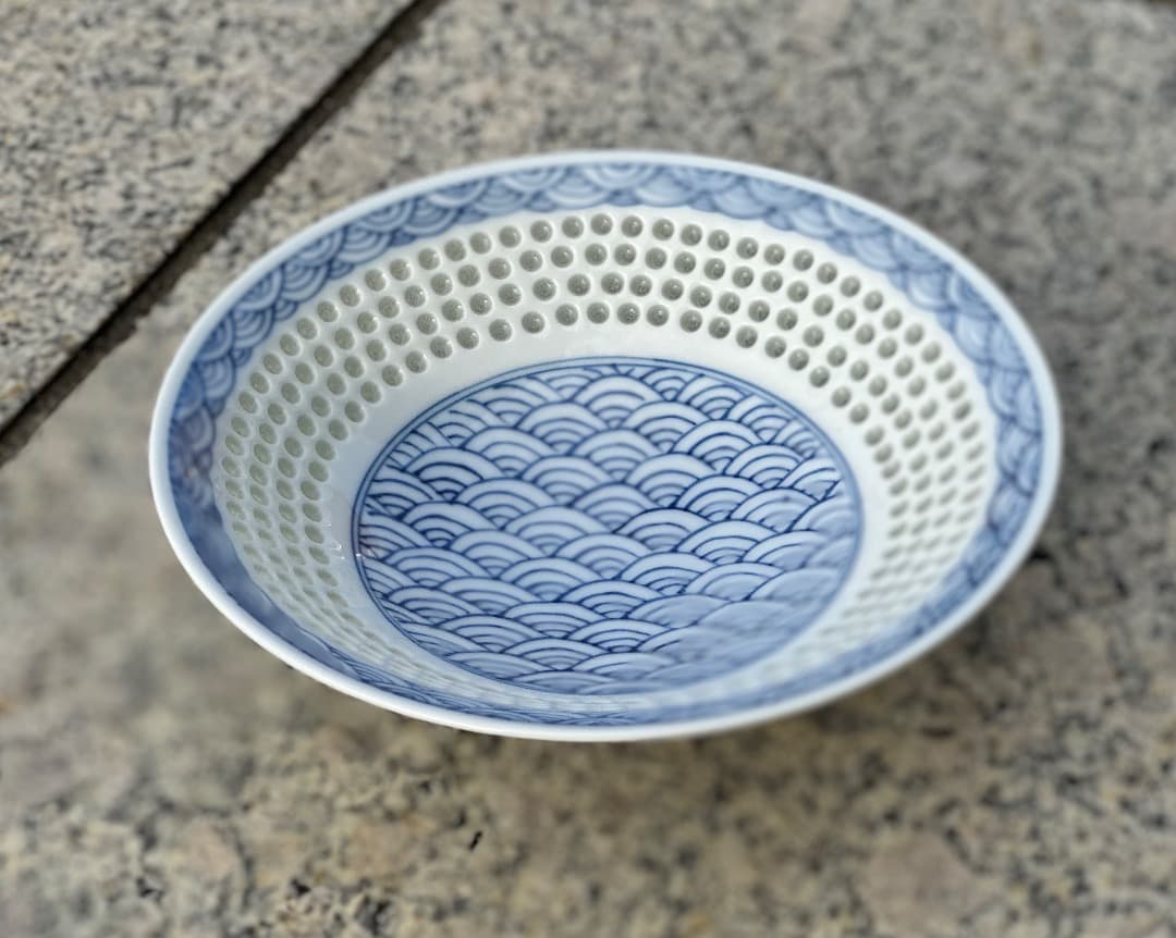 再値下げ　新品　水晶彫青波海　お皿　小鉢　ホタル彫　透し　丹心窯　波佐見焼