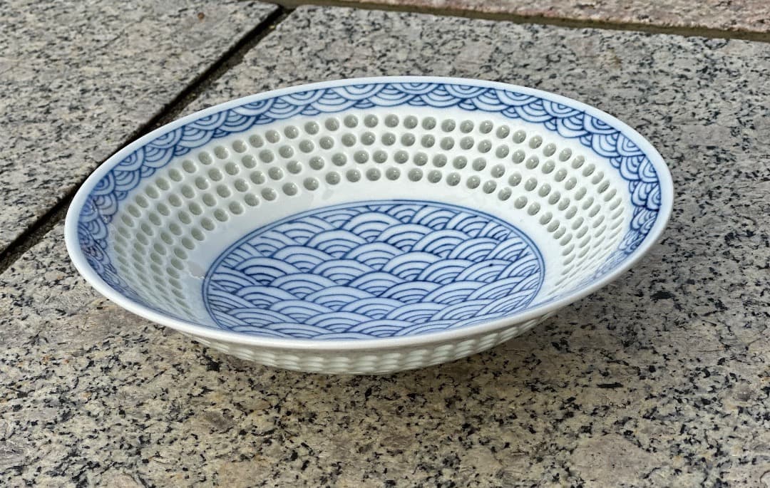 再値下げ　新品　水晶彫青波海　お皿　小鉢　ホタル彫　透し　丹心窯　波佐見焼
