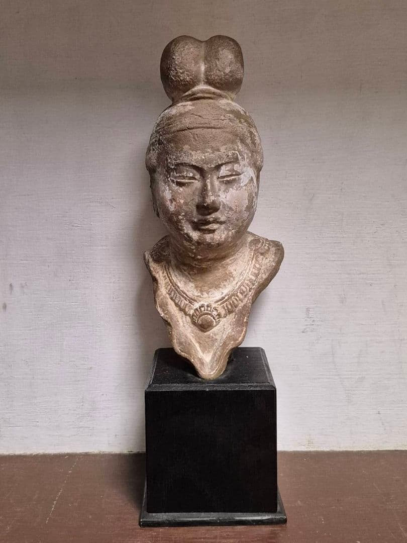 中国　テラコッタ　人物俑　置物　仏　観音像　菩薩