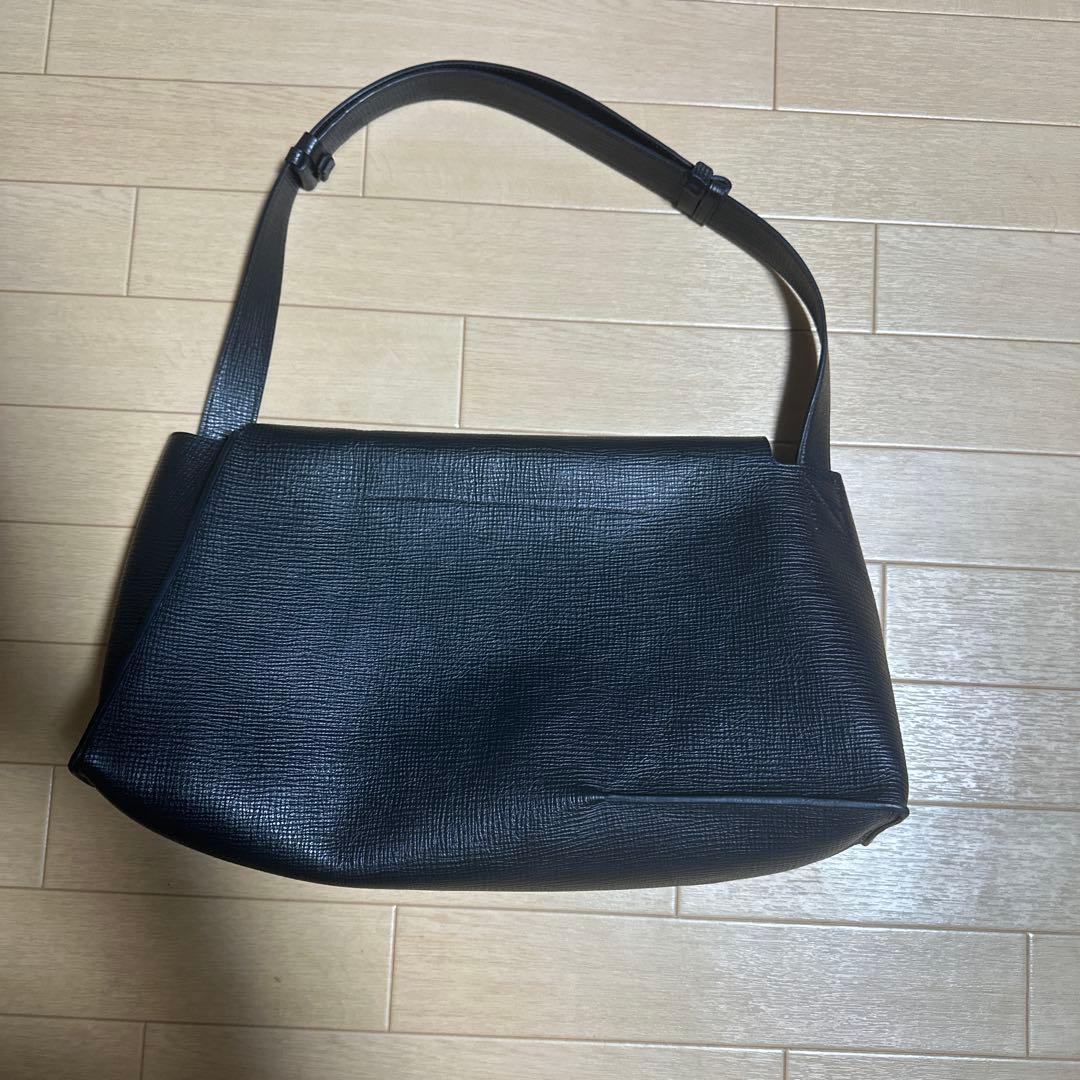 スタジオニコルソン SHIBORU LEATHER BAG IN BLACK
