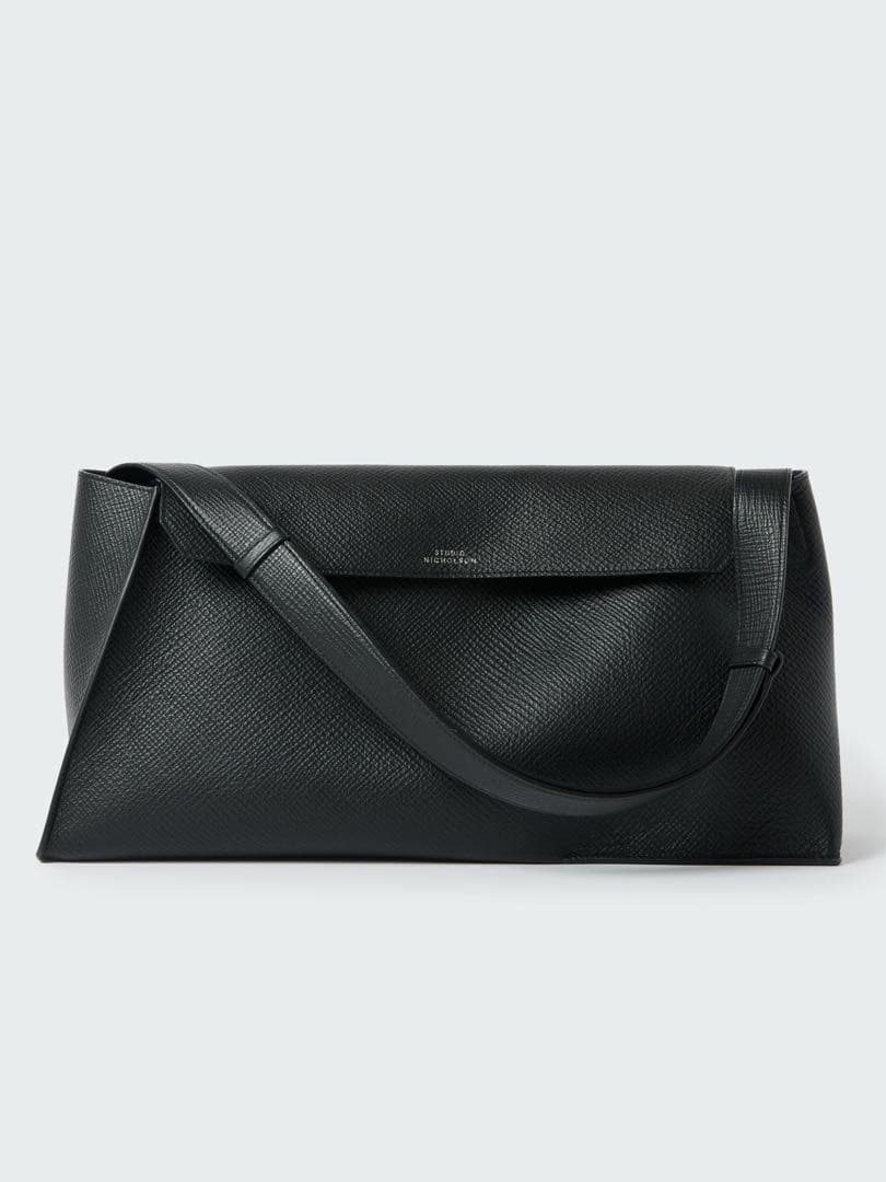 スタジオニコルソン SHIBORU LEATHER BAG IN BLACK