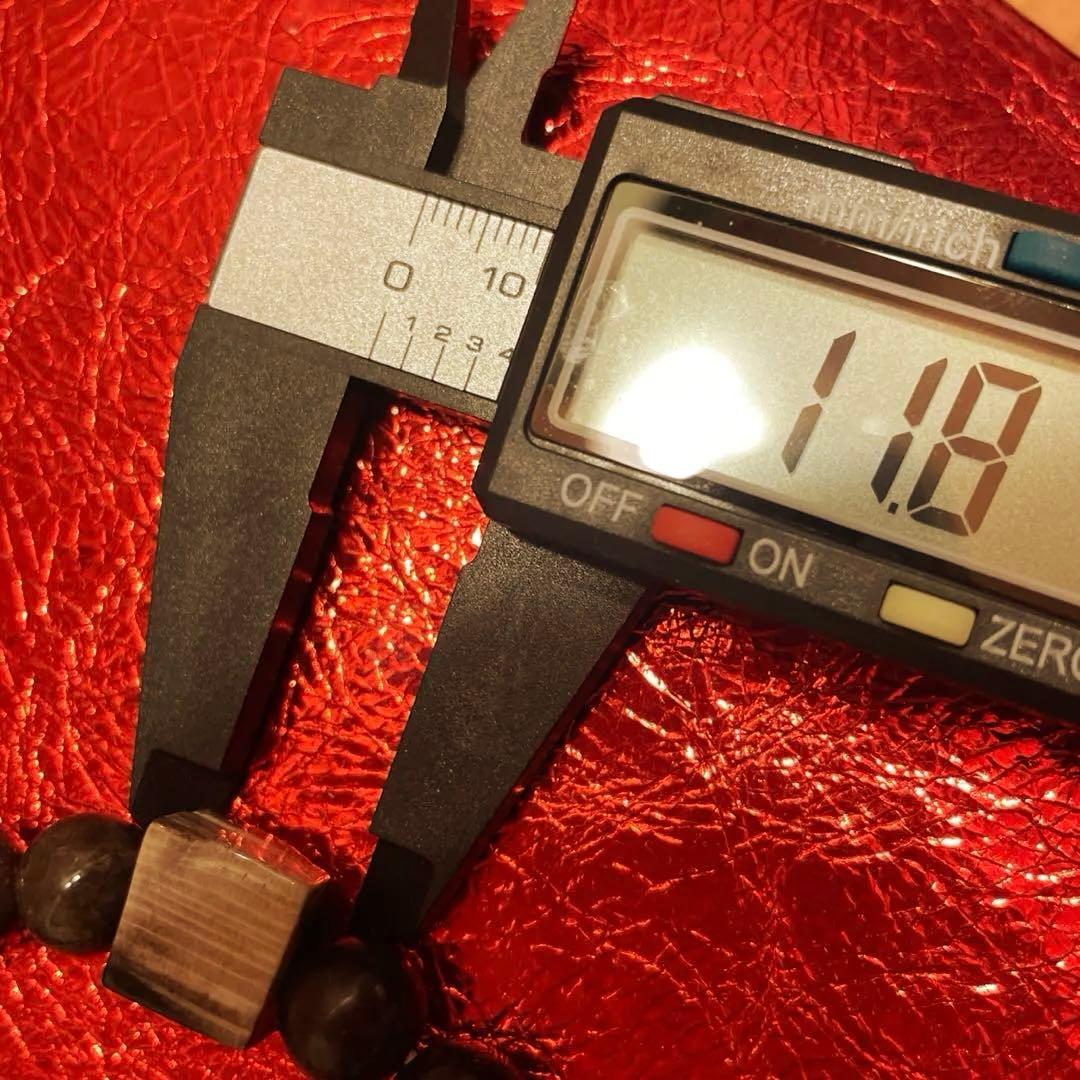 ぼ*ん様 天然石 ブレスレット 神居古潭石 チョコ　北海道　珪化木　デザインブレ