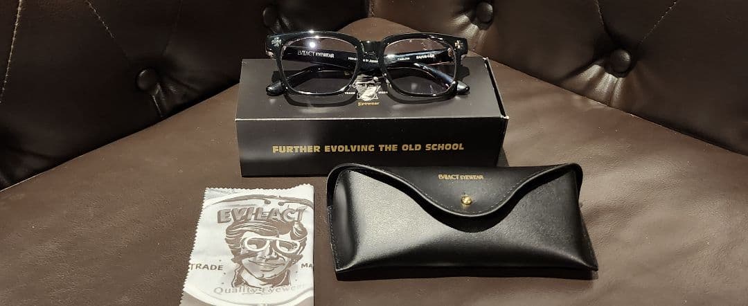 EVILACTイーブルアクト EMBLEM -limited edition-