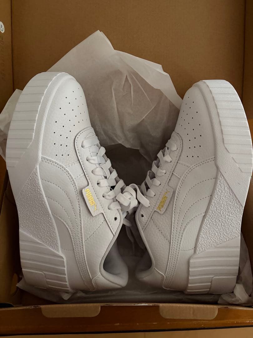 【新品】PUMA レディース CALI ウェッジ　厚底 スニーカー　靴　23.5