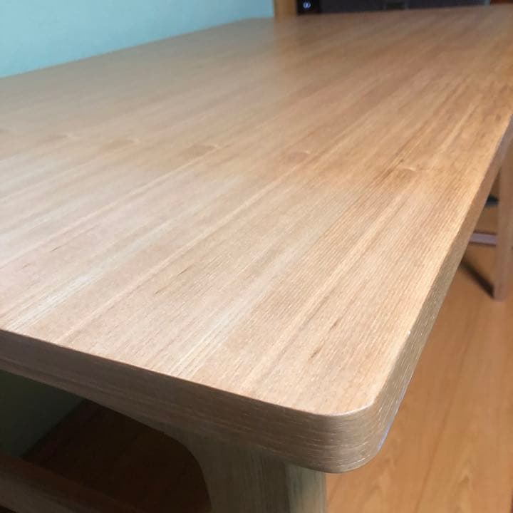 新生活の特別セール中！SIGNE 4人掛けダイニングテーブル