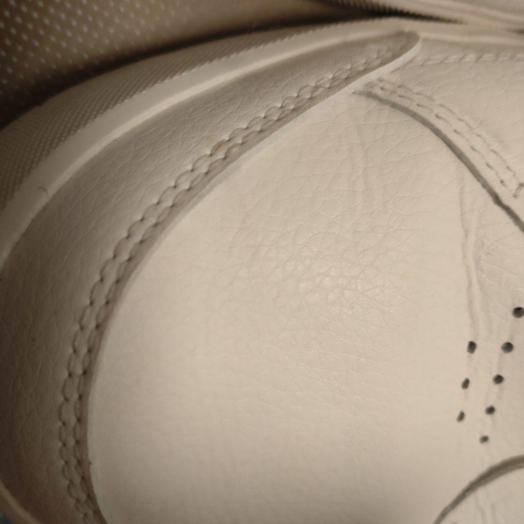 Onテニス用ホワイトスニーカー