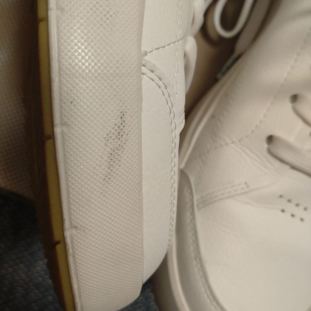 Onテニス用ホワイトスニーカー