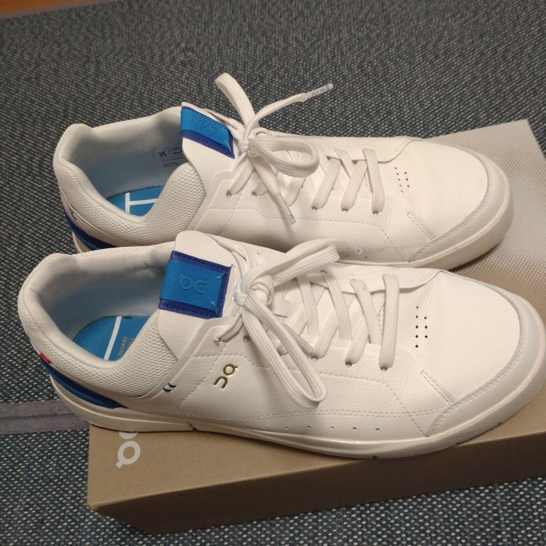 Onテニス用ホワイトスニーカー