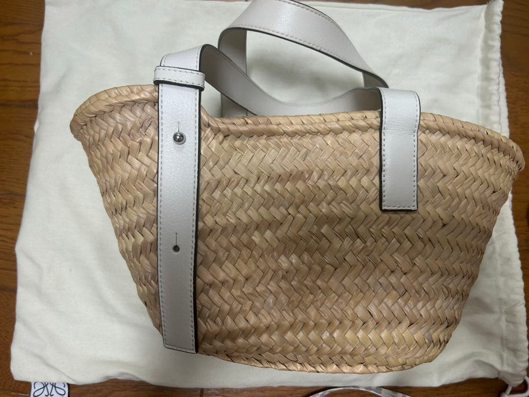 ロエベカゴバック　スモール白