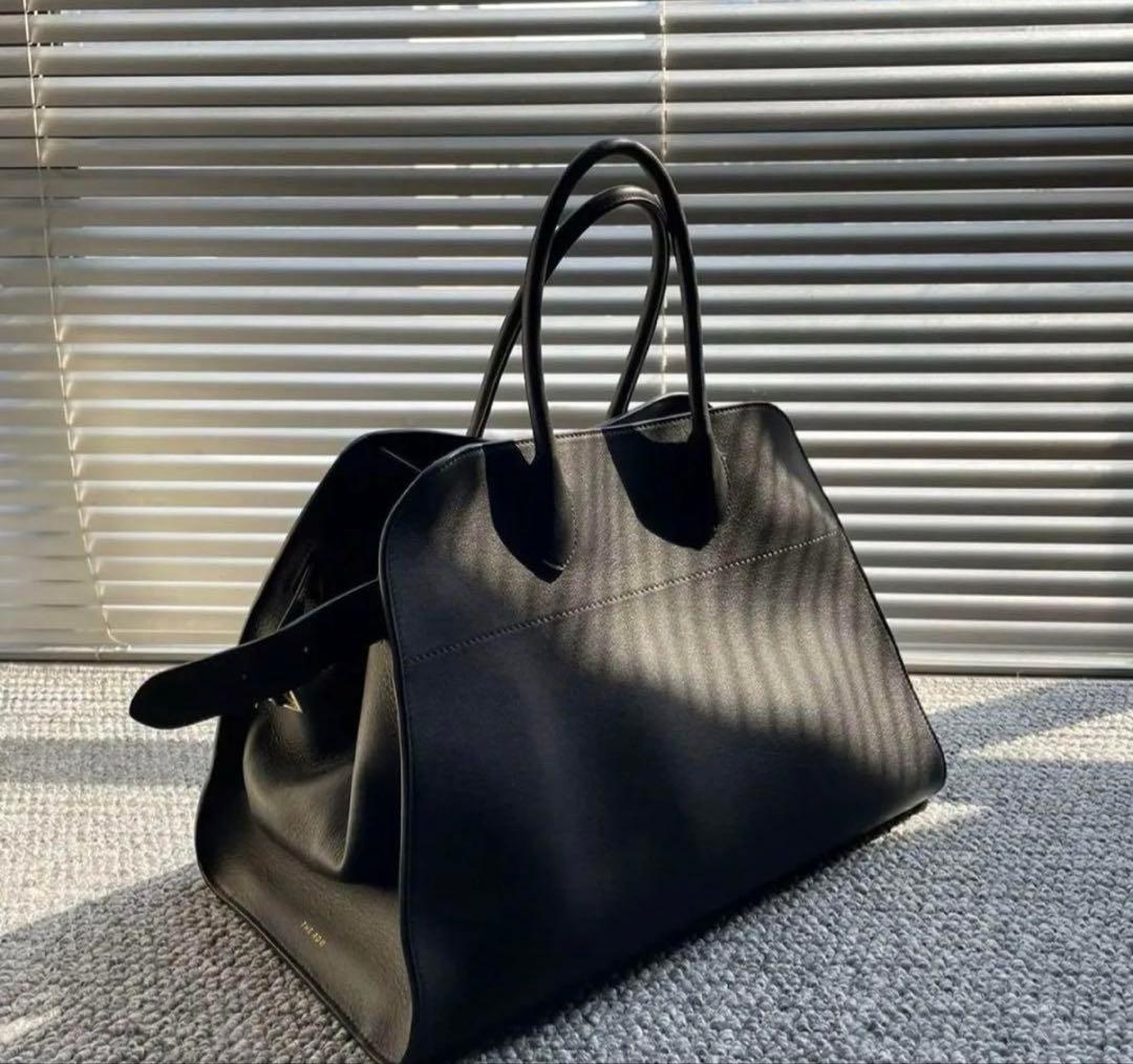 THE ROW ブラックレザービジネスバッグ