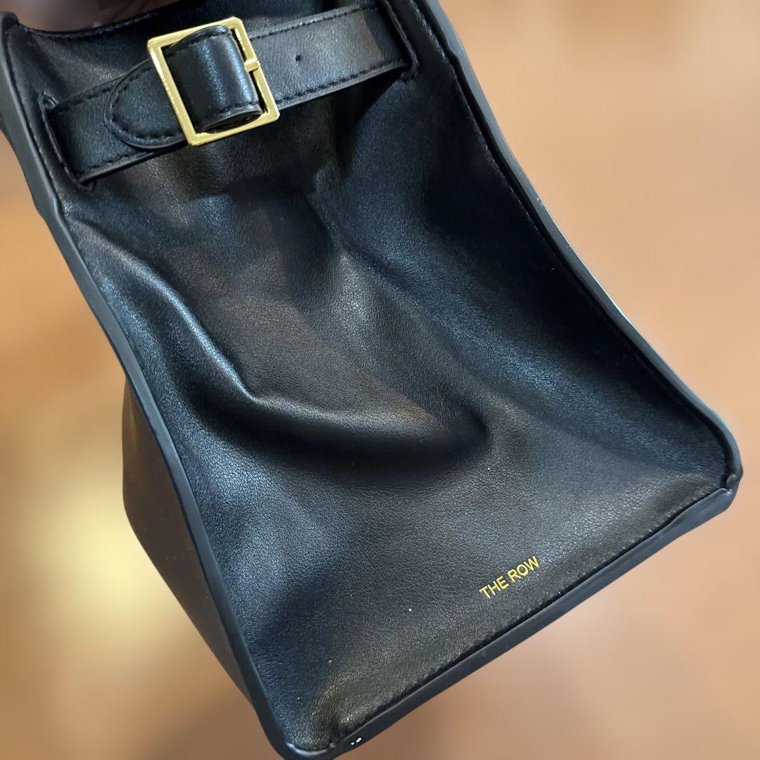 THE ROW ブラックレザービジネスバッグ