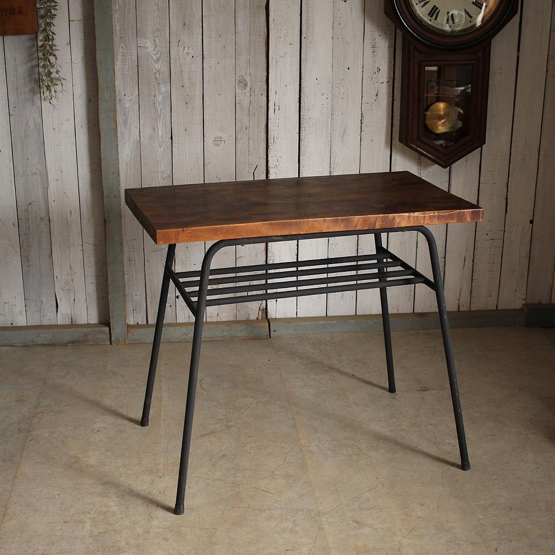 古い鉄脚と古材のテーブル　棚付き　机　作業台　古家具　古道具