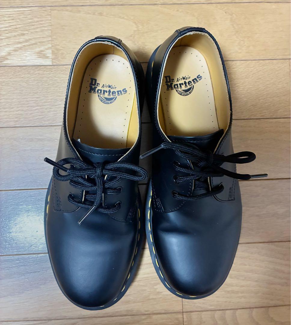 ドクターマーチン3ホールギブソン　 メンズ、レディース　富裕層の部下