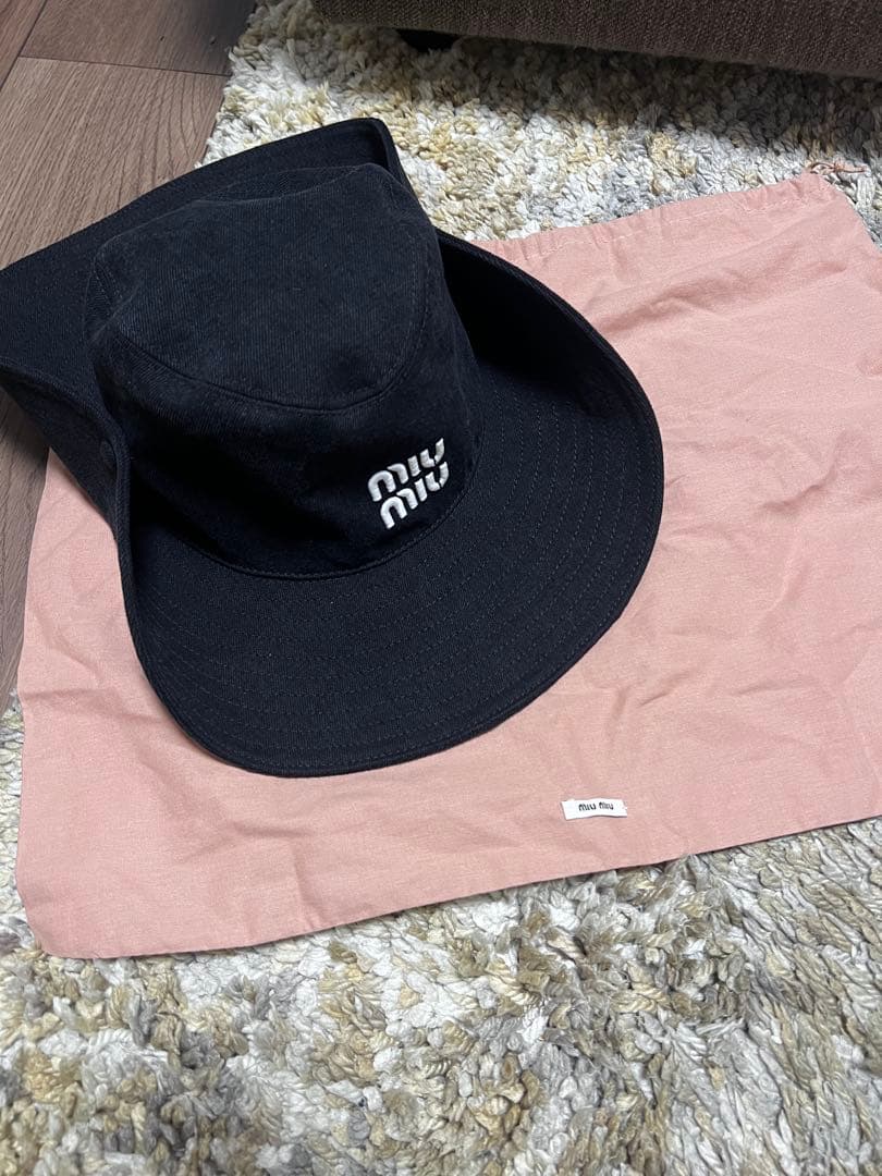 miu miu バケットハット Mサイズ 黒
