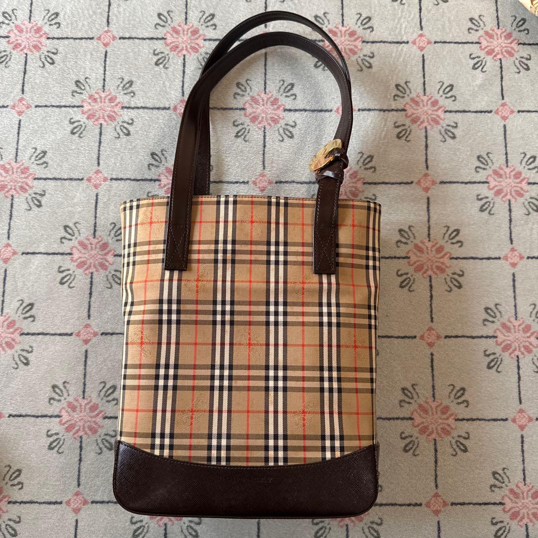 Burberry トートバッグ　チャーム付き