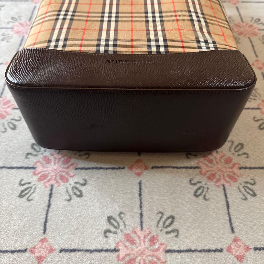 Burberry トートバッグ　チャーム付き
