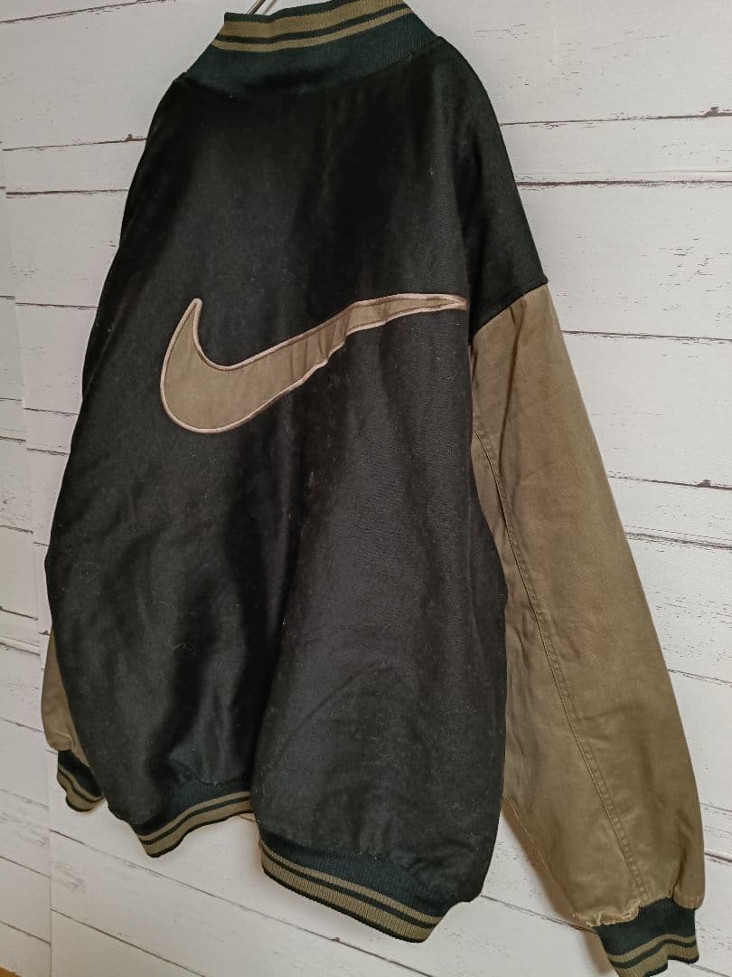 【訳あり】ナイキ スタジャン 刺繍ロゴ バイカラー タグビッグ