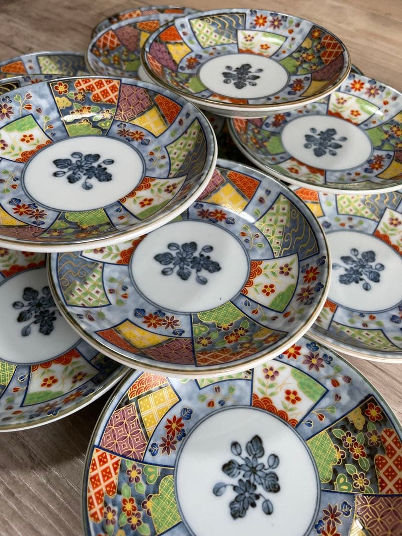 有田焼　吾山窯の金彩染錦小皿15枚セット