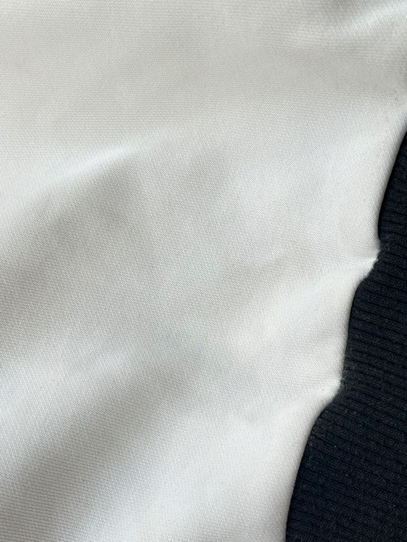 adidas トラックジャケット　サイズ/Ｌ　カラー/ブラック・ホワイト