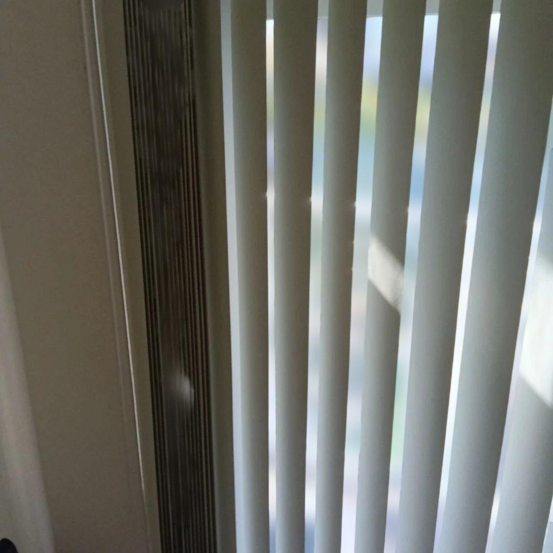 タチカワブラインドカーテンライトグレー　縦型ブラインド 1830✕1850