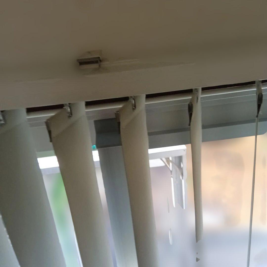 タチカワブラインドカーテンライトグレー　縦型ブラインド 1830✕1850