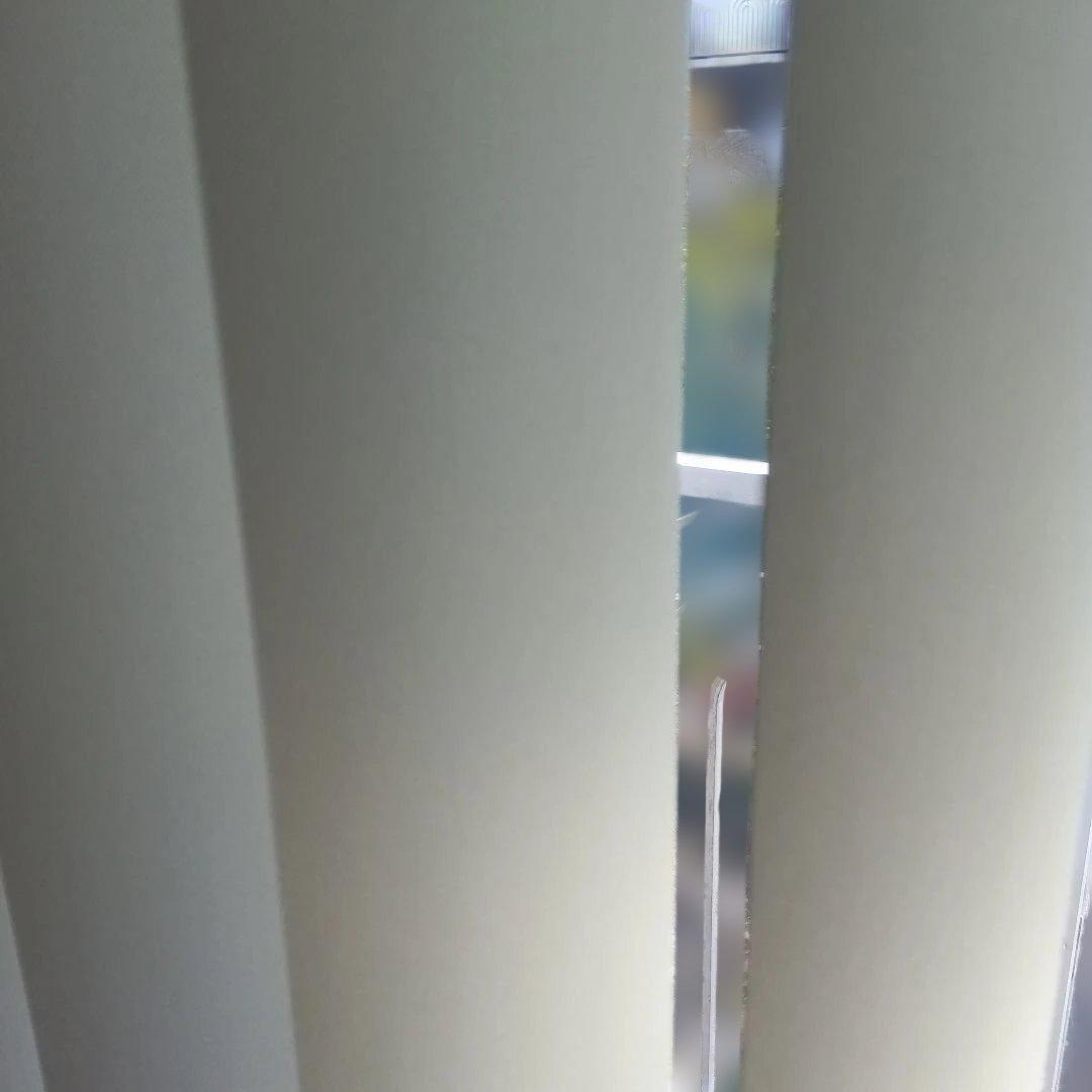 タチカワブラインドカーテンライトグレー　縦型ブラインド 1830✕1850