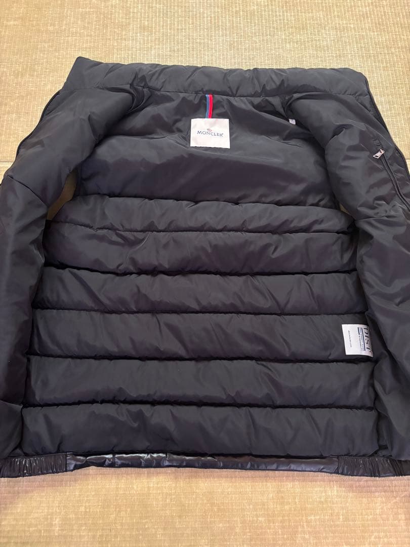 MONCLER モンクレール　ダウンベスト
