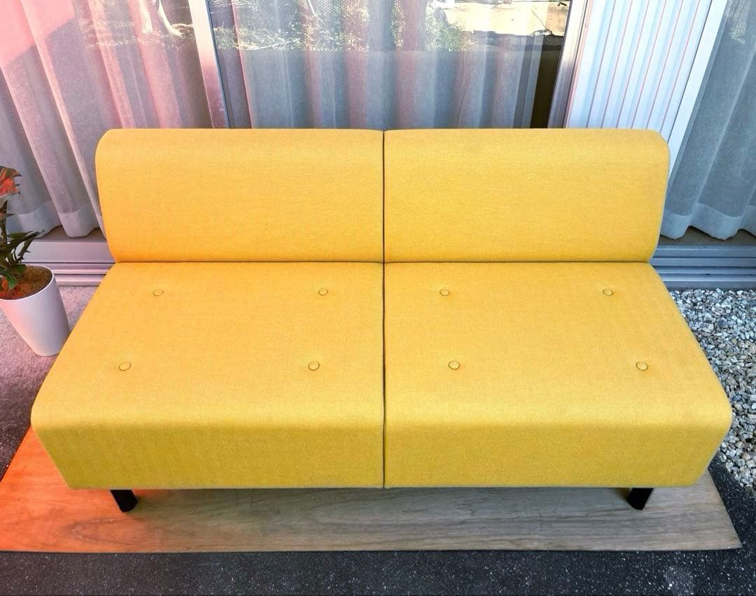 モダンスタイル　2Sソファ　ミッドセンチュリー　北欧スタイル　イエロー　2人掛け