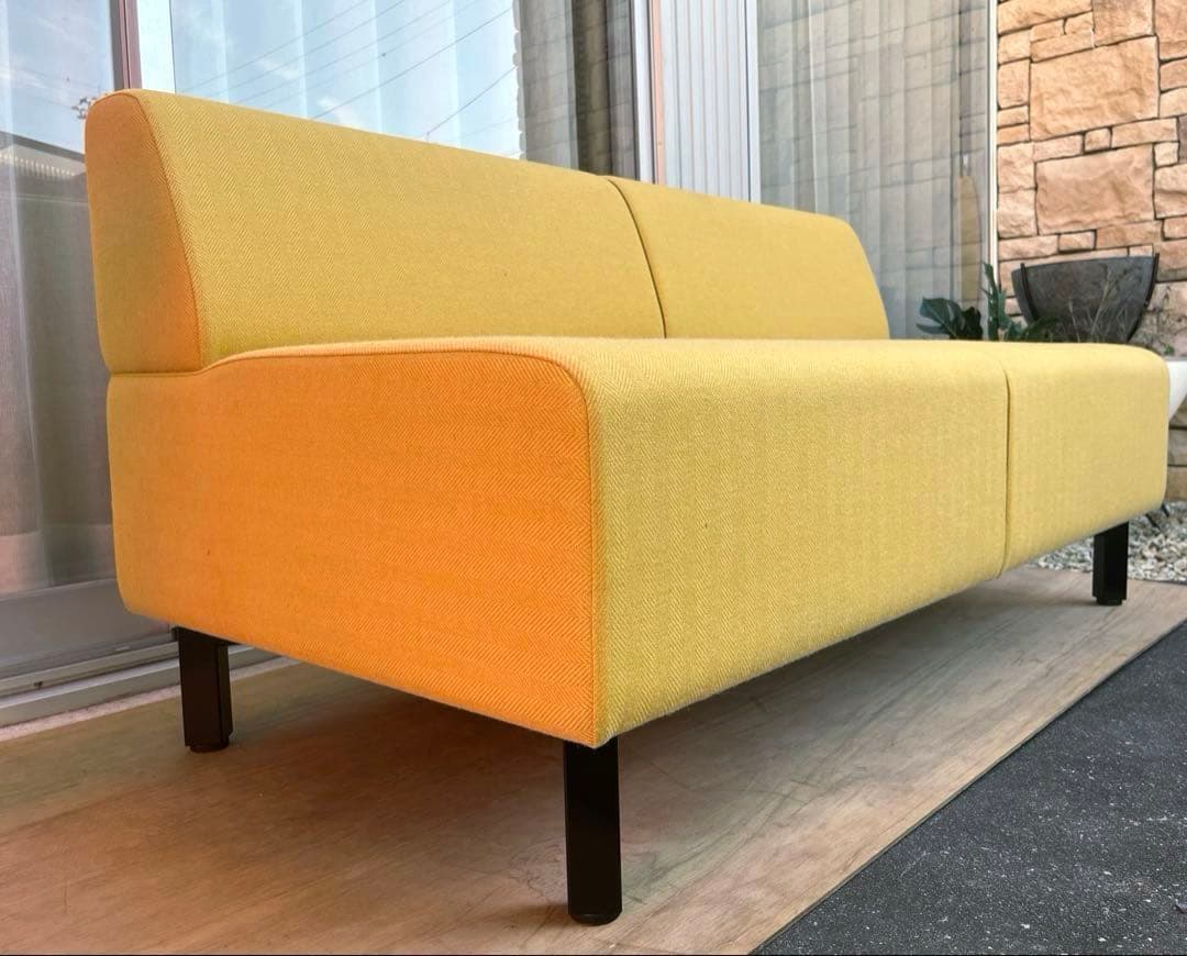 モダンスタイル　2Sソファ　ミッドセンチュリー　北欧スタイル　イエロー　2人掛け
