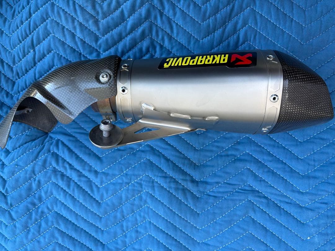  S1000R,S1000RR AKRAPOVIC スリップオンマフラー