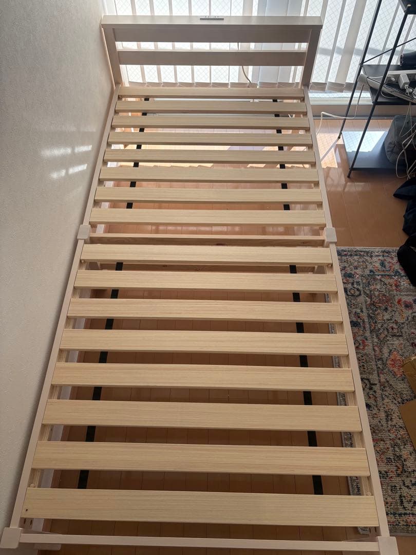 【あまるん】シングルベッドフレーム　ホワイト　萩原