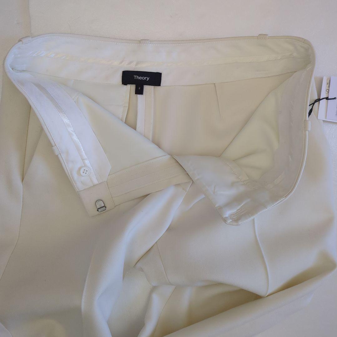 ✨♦新品未使用Theory （セオリー）アイボリー テーパードパンツ新品タグ付き