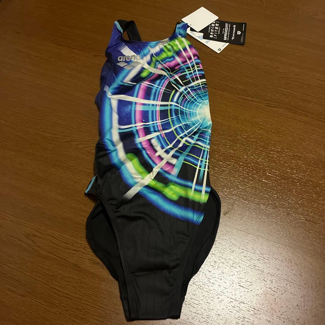 アリーナ　競泳水着　X python2