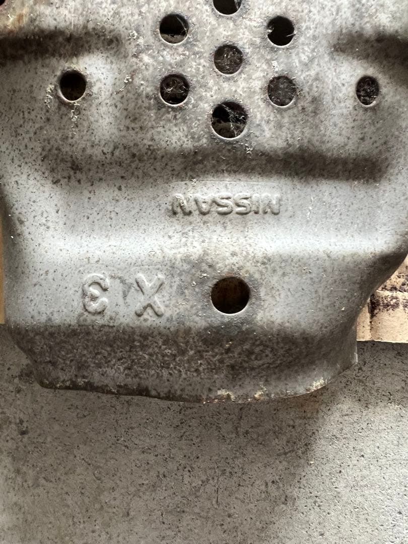 ステージア2.5ターボ　純正触媒