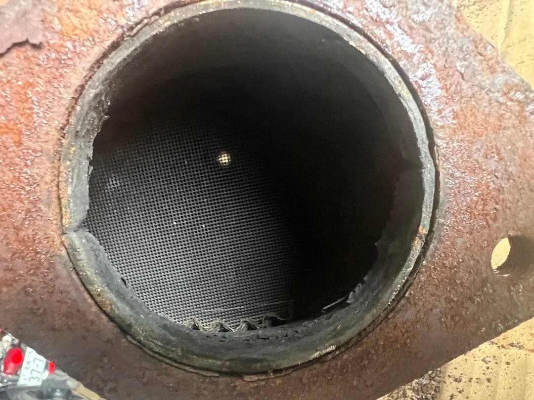 ステージア2.5ターボ　純正触媒