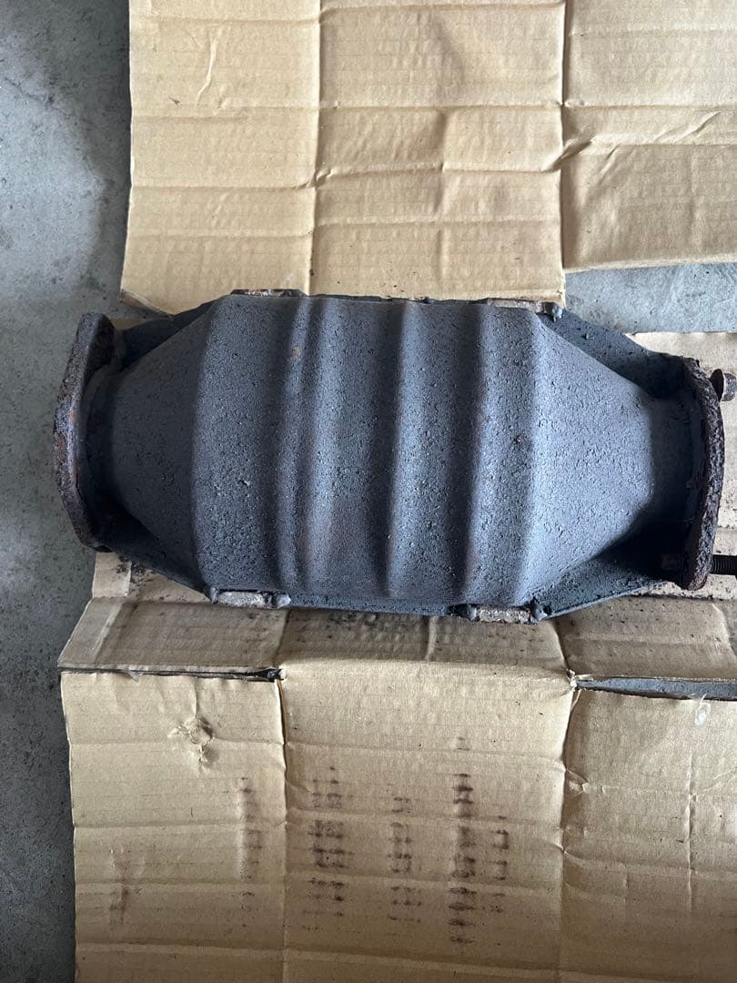 ステージア2.5ターボ　純正触媒