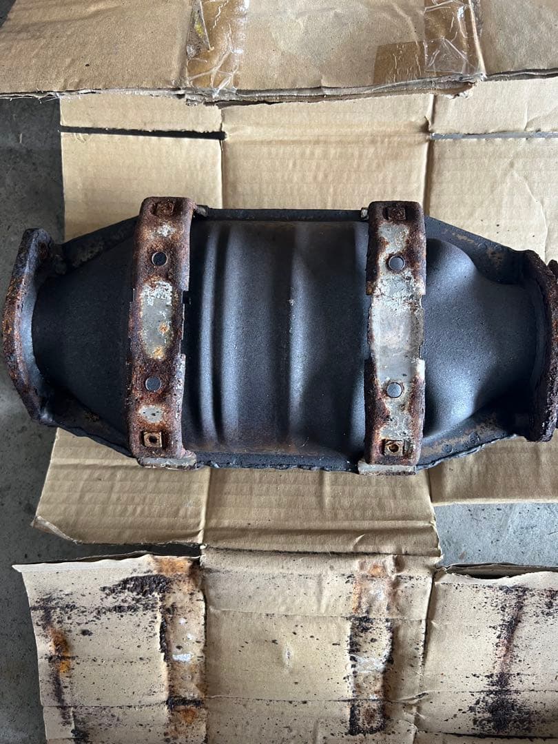 ステージア2.5ターボ　純正触媒