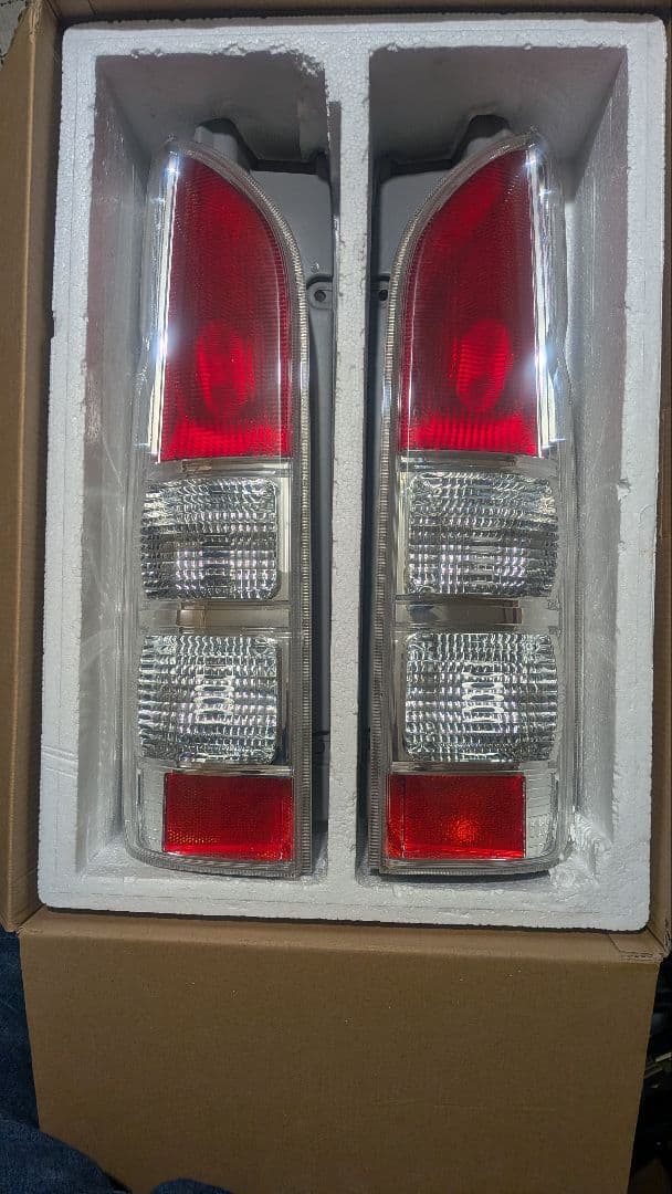 希少ハイエース純正OP　ハーフクリアテール