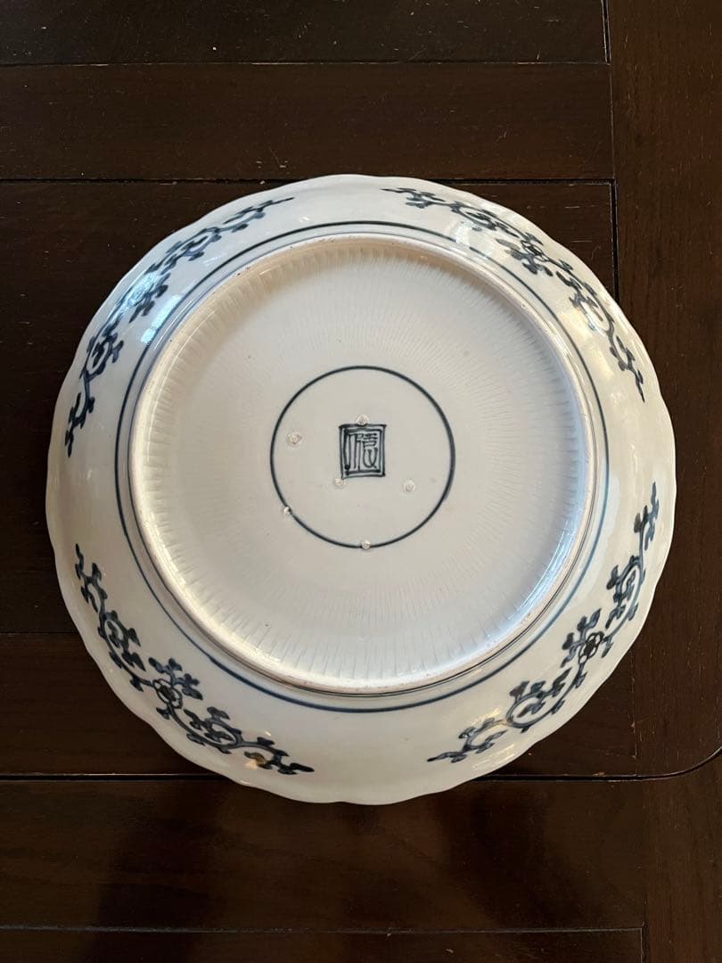 江戸中期　古伊万里　上手　陽刻　団扇　扇　宝尽　　稜花形　輪花尺皿