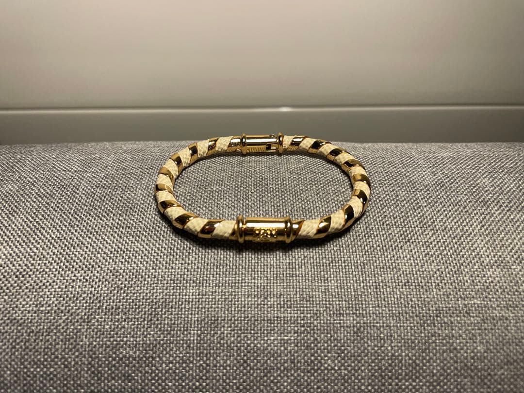 ロエベLOEWE ビンテージ バングル 革巻き 金 ゴールド 白　ホワイト