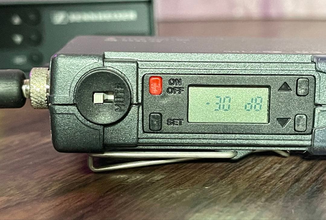 ⑤Sennheiser EW100 B帯 ワイヤレスシステム ラベリアマイク付き