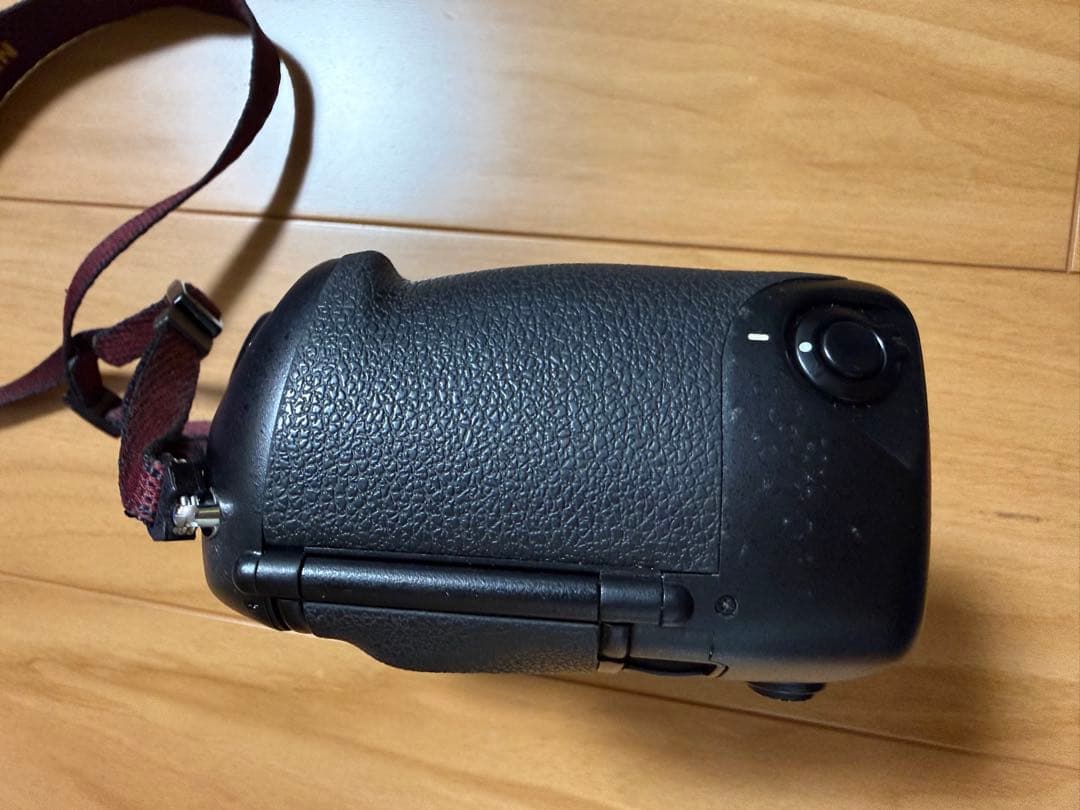 Nikon F5 一眼レフカメラ フラッシュ付き