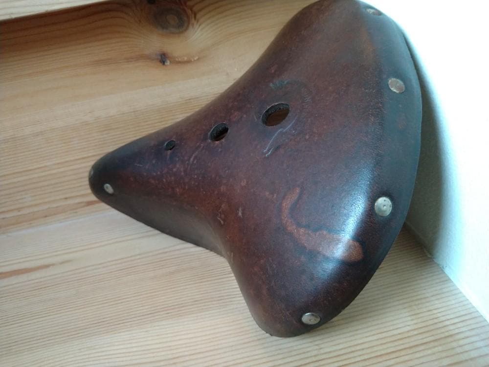 長期保管品★HENRI GAUTHIER　アンリ・ゴーチェ　革サドル