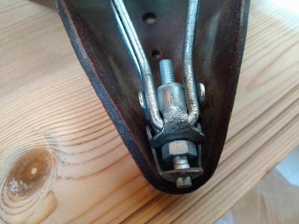 長期保管品★HENRI GAUTHIER　アンリ・ゴーチェ　革サドル