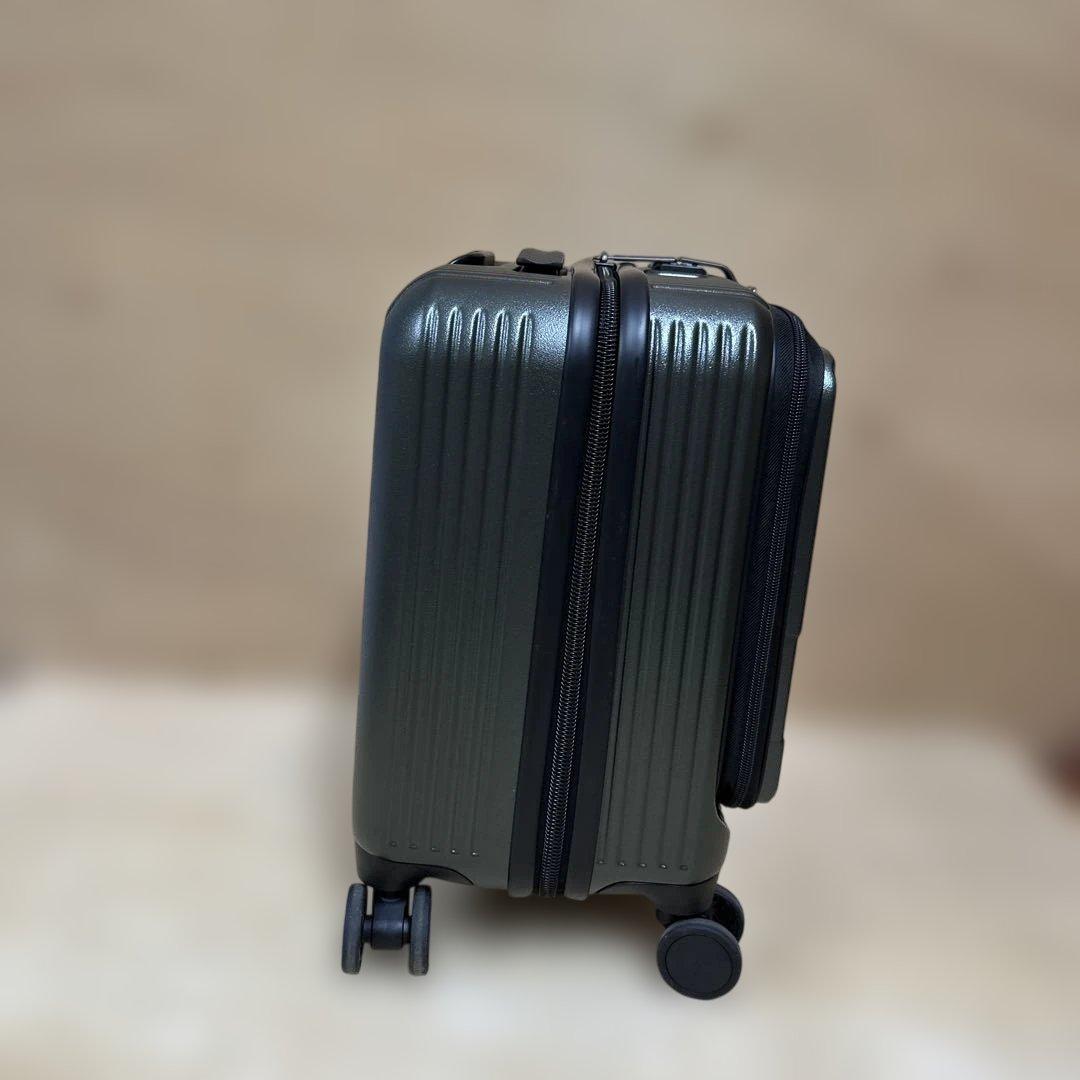 イノベータースーツケース2泊用 ペールグリーン