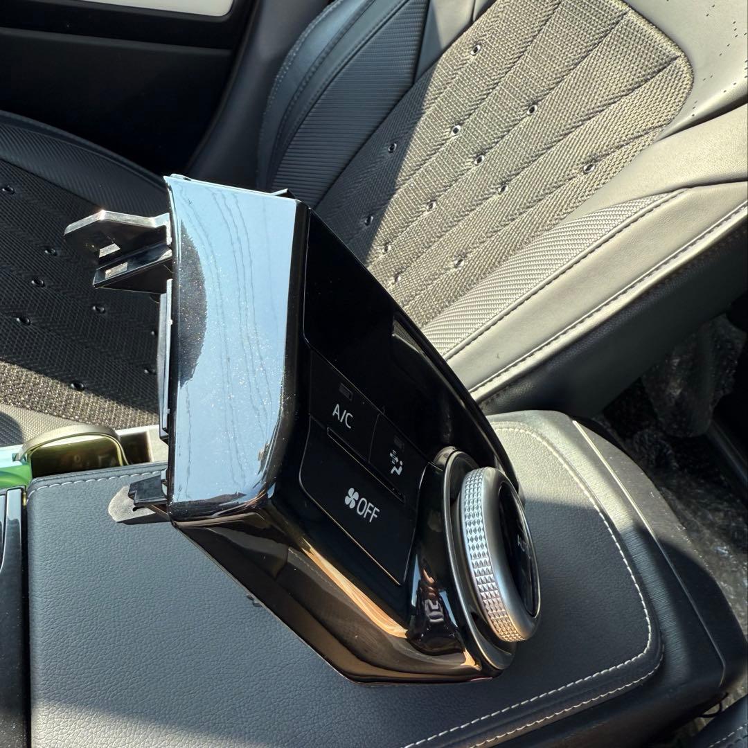 【リクナナ】プリウスα S tune Black Ⅱ エアコンパネル