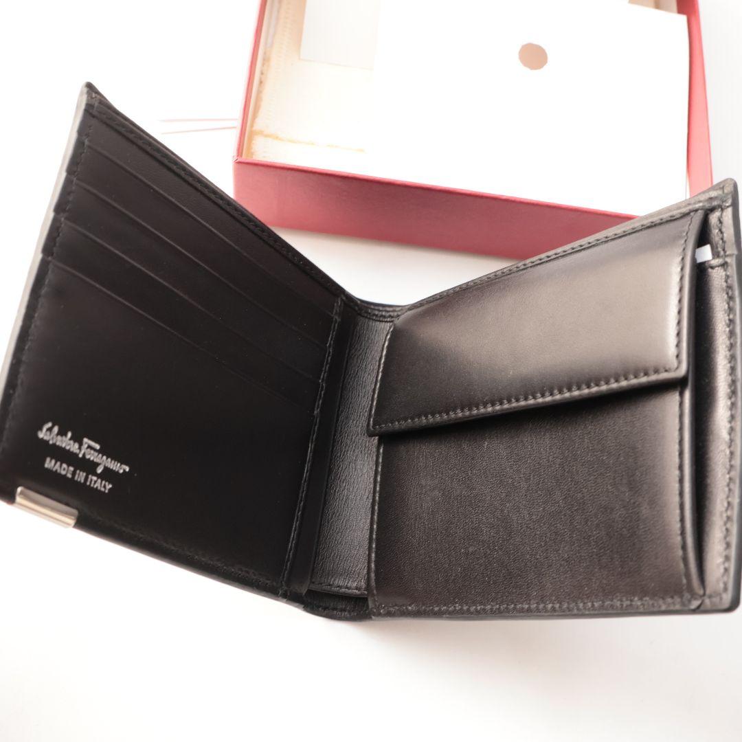 フェラガモ Salvatore Ferragamo リザード 二つ折り財布 黒色