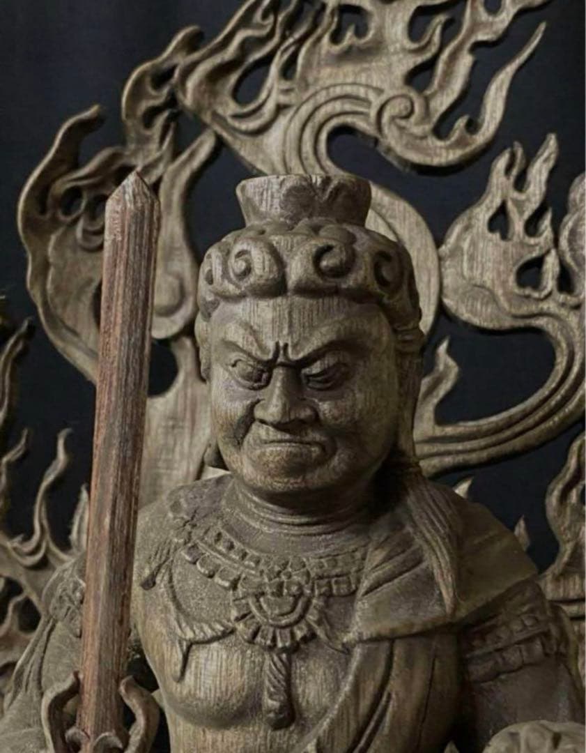高32cm 仏教工芸品　楠材製　極上彫　井波木彫仏像　不動明王座像