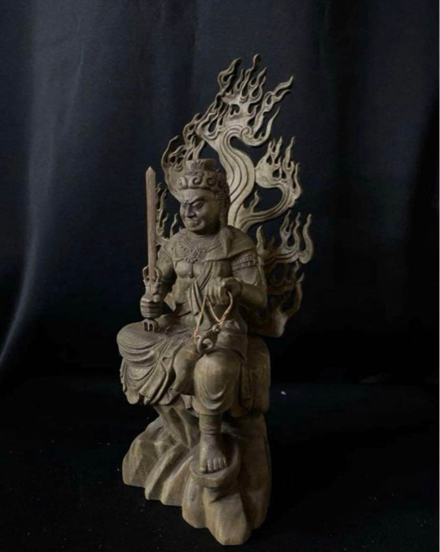 高32cm 仏教工芸品　楠材製　極上彫　井波木彫仏像　不動明王座像